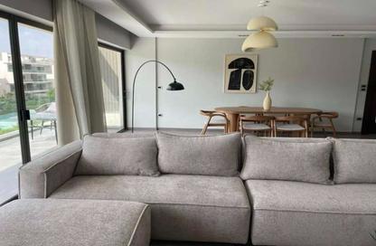 Apartment - 2 Bedrooms - 2 Bathrooms for sale in Waslet Dahshur Road - Sheikh Zayed City - Giza