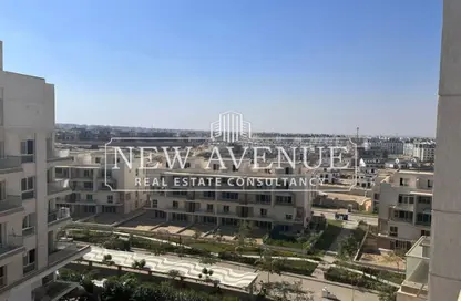 Apartment - 3 Bedrooms - 2 Bathrooms for sale in Mountain View iCity - 5th Settlement Compounds - The 5th Settlement - New Cairo City - Cairo