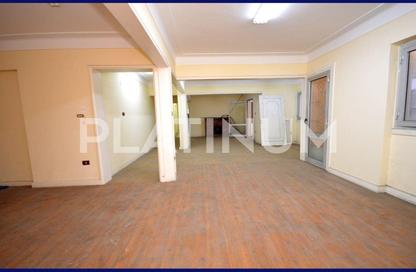 Apartment - 3 Bedrooms - 2 Bathrooms for sale in Al Fath St. - Fleming - Hay Sharq - Alexandria