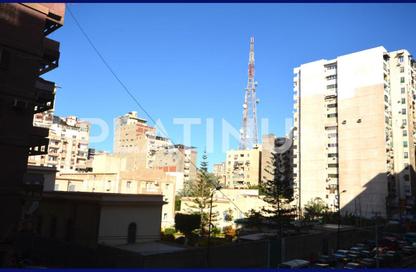 Apartment - 3 Bedrooms - 2 Bathrooms for sale in Al Fath St. - Fleming - Hay Sharq - Alexandria
