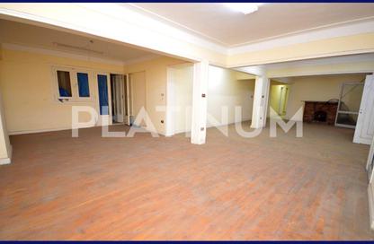 Apartment - 3 Bedrooms - 2 Bathrooms for sale in Al Fath St. - Fleming - Hay Sharq - Alexandria