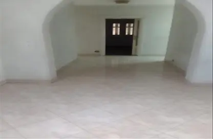 شقة - 3 غرف نوم - 2 حمامات للايجار في جاردن سيتي - القاهرة