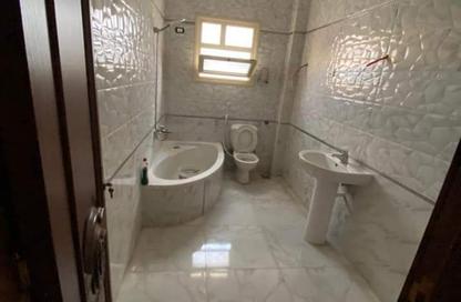 Apartment - 3 Bedrooms - 2 Bathrooms for rent in Al Sadat Axis - The 1st Settlement - New Cairo City - Cairo