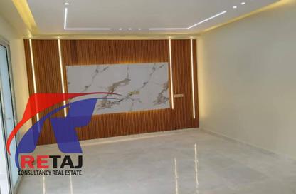 Apartment - 3 Bedrooms - 3 Bathrooms for sale in Abdallah Ibn Al Taher St. - 6th Zone - Nasr City - Cairo