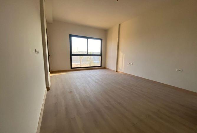 8595609 - Property Image 3