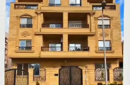 Apartment - 3 Bedrooms - 2 Bathrooms for sale in Ganoob El Acadimia - New Cairo City - Cairo