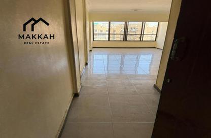 Apartment - 3 Bedrooms - 1 Bathroom for rent in Salah Salem St. - Roxy - Heliopolis - Masr El Gedida - Cairo