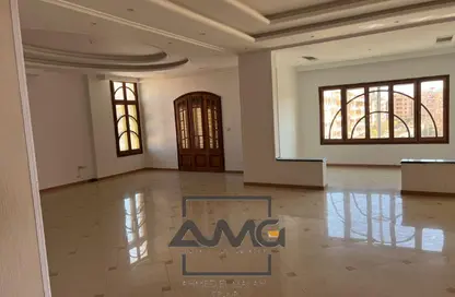 شقة - 4 غرف نوم - 3 حمامات للايجار في شارع 17 - الحي الخامس - التجمع الخامس - مدينة القاهرة الجديدة - القاهرة