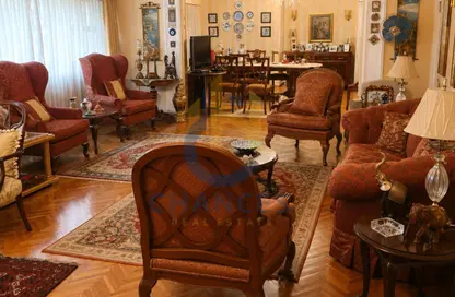 Apartment - 3 Bedrooms - 3 Bathrooms for sale in Street 12 - Maadi - Hay El Maadi - Cairo