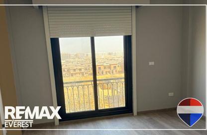 Apartment - 3 Bedrooms - 3 Bathrooms for rent in Village West - Sheikh Zayed Compounds - Sheikh Zayed City - Giza