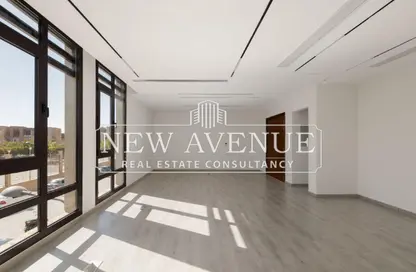 مساحات مكتبية - 2 غرف نوم - 1 حمام للايجار في ديستريكت 5 - كمبوندات التجمع الخامس - التجمع الخامس - مدينة القاهرة الجديدة - القاهرة