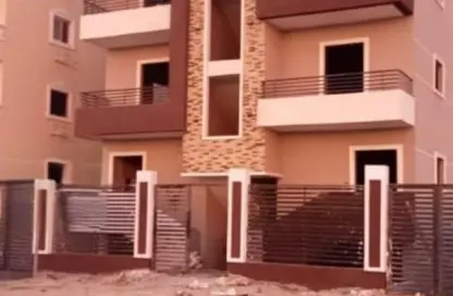 شقة - 3 غرف نوم - 2 حمامات للبيع في شارع النوادي - حدائق اكتوبر - مدينة 6 أكتوبر - الجيزة