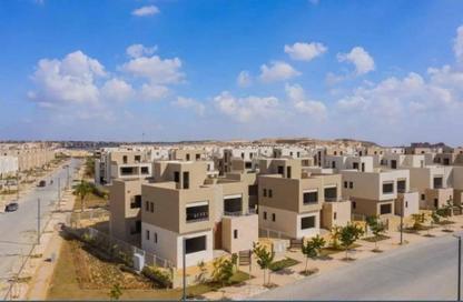 تاون هاوس - 4 - 4 للبيع في ذا كراون - طريق مصر اسكندرية الصحراوي - مدينة 6 أكتوبر - الجيزة