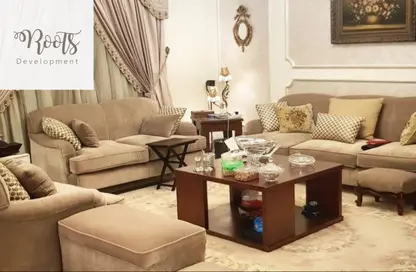 Apartment - 2 Bedrooms - 2 Bathrooms for sale in Shagaret Al Dor St. - Zamalek - Cairo