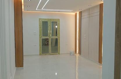 Apartment - 3 Bedrooms - 2 Bathrooms for sale in Gate 4 - Mena - Hadayek El Ahram - Giza