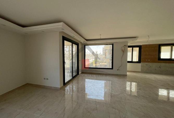 102903917 - Property Image 2