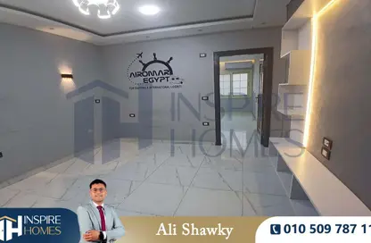 مساحات مكتبية - 3 غرف نوم - 2 حمامات للايجار في محطة الرمل - حي وسط - الاسكندرية