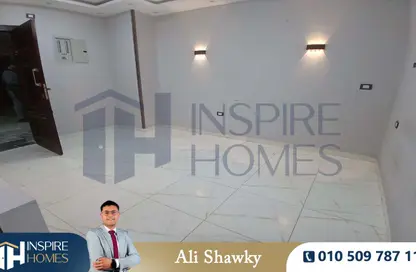 Office Space - 3 Bedrooms - 2 Bathrooms for rent in Fouad St. - Raml Station - Hay Wasat - Alexandria Office Space - 3 Bedrooms - 2 Bathrooms for rent in Fouad St. - Raml Station - Hay Wasat - Alexandria