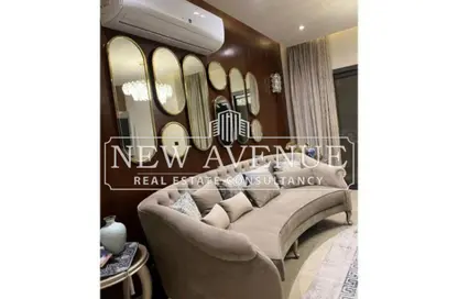 (بنتهاوس  (روف - 3 غرف نوم - 3 حمامات للبيع في مون ريزيدنس - فيفث سكوير - التجمع الخامس - مدينة القاهرة الجديدة - القاهرة