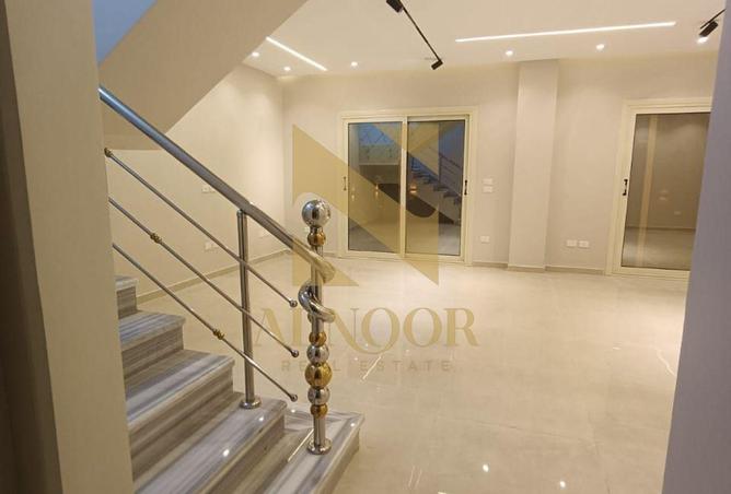 8532100 - Property Image 2