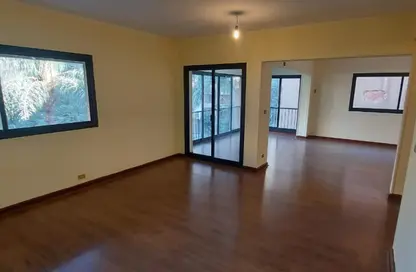 شقة - 3 غرف نوم - 2 حمامات للايجار في شارع نادي الصيد - الدقي - الجيزة