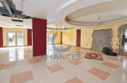 Villa - 7+ - 7+ for sale in Street70 - District 2 - The 5th Settlement - New Cairo City - Cairo