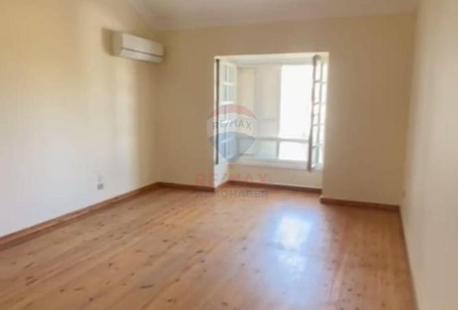 98831808 - Property Image 3