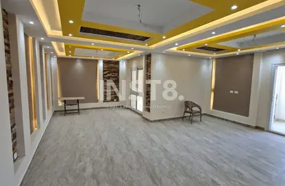 Apartment - 3 Bedrooms - 2 Bathrooms for rent in Garden Residence - Hyde Park - New Cairo City - Cairo