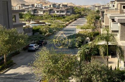 فيلا - 5 غرف نوم - 6 حمامات للايجار في نيو جيزة - طريق مصر اسكندرية الصحراوي - مدينة 6 أكتوبر - الجيزة