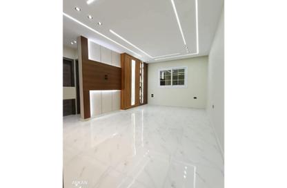 Apartment - 2 Bedrooms - 2 Bathrooms for sale in Gate 4 old - Horus - Hadayek El Ahram - Giza