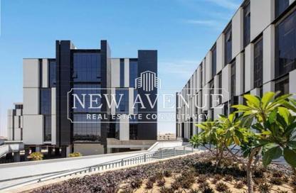 Office Space - 2 Bedrooms - 2 Bathrooms for sale in Hyde Park Central - The 6th Settlement - New Cairo City - Cairo