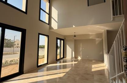 شقة - 2 - 3 للبيع في أو ويست - كمبوندات 6 أكتوبر - مدينة 6 أكتوبر - الجيزة