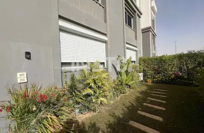 Apartment - 2 Bedrooms - 2 Bathrooms for sale in Hyde Park - New Cairo City - Cairo