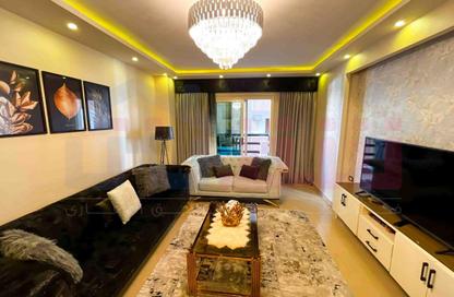 شقة - 3 غرف نوم - 2 حمامات للبيع في ميدان سانت - كفر عبده - رشدي - حي شرق - الاسكندرية