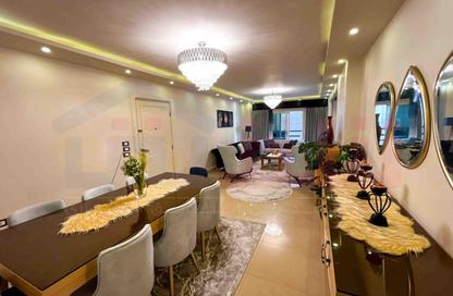 شقة - 3 غرف نوم - 2 حمامات للبيع في ميدان سانت - كفر عبده - رشدي - حي شرق - الاسكندرية