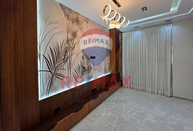 83132363 - Property Image 3