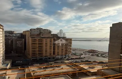 Apartment - 3 Bedrooms - 2 Bathrooms for sale in Mohamed Galal Hammad St. - Miami - Hay Awal El Montazah - Alexandria