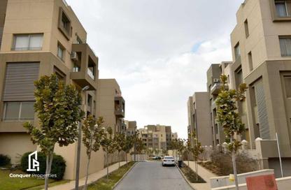 Apartment - 2 Bedrooms - 2 Bathrooms for sale in Palm Hills Village Gate - South Investors Area - New Cairo City - Cairo