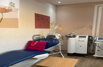Clinic - Studio - 1 Bathroom for sale in V90 - North Teseen St. - The 5th Settlement - New Cairo City - Cairo