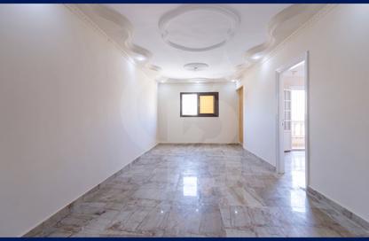 Apartment - 2 - 1 for sale in Medhat Seif Elyazal Khalifa St. - Cleopatra - Hay Sharq - Alexandria