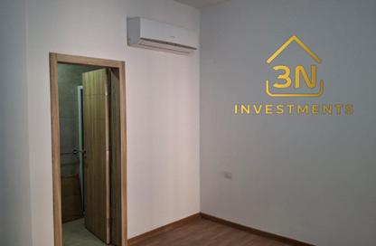 شقة - 3 غرف نوم - 2 حمامات للايجار في مون ريزيدنس - فيفث سكوير - التجمع الخامس - مدينة القاهرة الجديدة - القاهرة