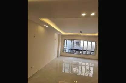 Apartment - 2 Bedrooms - 1 Bathroom for sale in 2nd Sector - Zahraa El Maadi - Hay El Maadi - Cairo