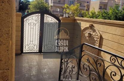 Apartment - 3 Bedrooms - 3 Bathrooms for sale in Ganoob El Acadimia - New Cairo City - Cairo