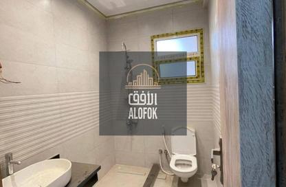 Apartment - 3 Bedrooms - 3 Bathrooms for sale in Ganoob El Acadimia - New Cairo City - Cairo