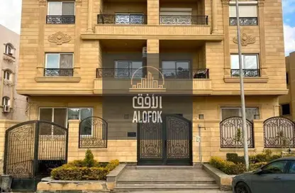 Apartment - 3 Bedrooms - 3 Bathrooms for sale in Ganoob El Acadimia - New Cairo City - Cairo