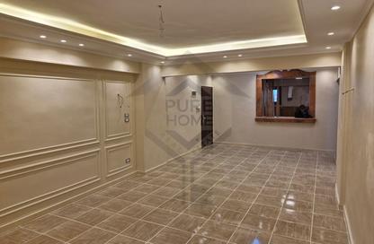 Apartment - 3 Bedrooms - 1 Bathroom for rent in Doctor Sayed Fahmy St. - Smouha - Hay Sharq - Alexandria Apartment - 3 Bedrooms - 1 Bathroom for rent in Doctor Sayed Fahmy St. - Smouha - Hay Sharq - Alexandria
