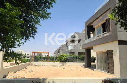 Villa - 4 - 5 for sale in Garden Residence - Hyde Park - New Cairo City - Cairo Villa - 4 - 5 for sale in Garden Residence - Hyde Park - New Cairo City - Cairo