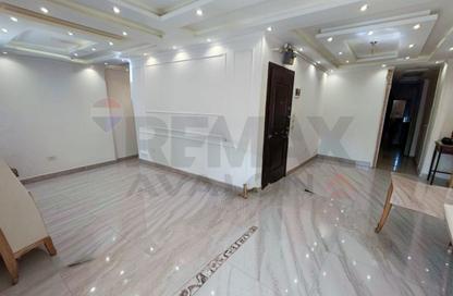 Apartment - 3 Bedrooms - 3 Bathrooms for sale in Smouha - Hay Sharq - Alexandria