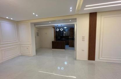 Apartment - 2 Bedrooms - 2 Bathrooms for rent in Garden Residence - Hyde Park - New Cairo City - Cairo