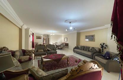 Apartment - 3 Bedrooms - 2 Bathrooms for rent in Shaarawy St. - Laurent - Hay Sharq - Alexandria